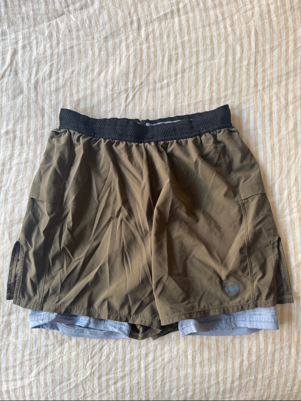 Janji Men’s Brown Shorts with Blue Liner (Small)